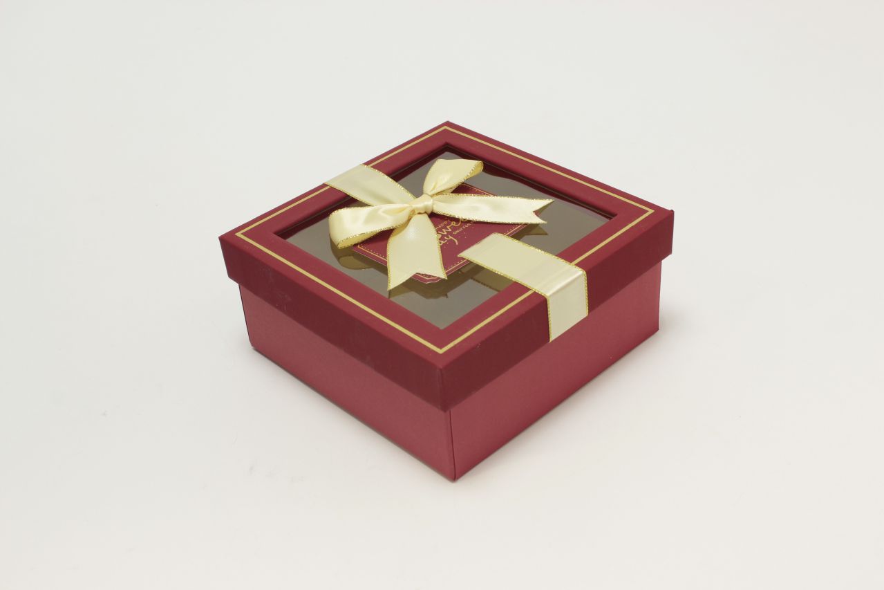 Коробка квадрат с окошком и бантом "luxe" 15*15*6,5 см, Красный (Арт) 72092301/2-3
