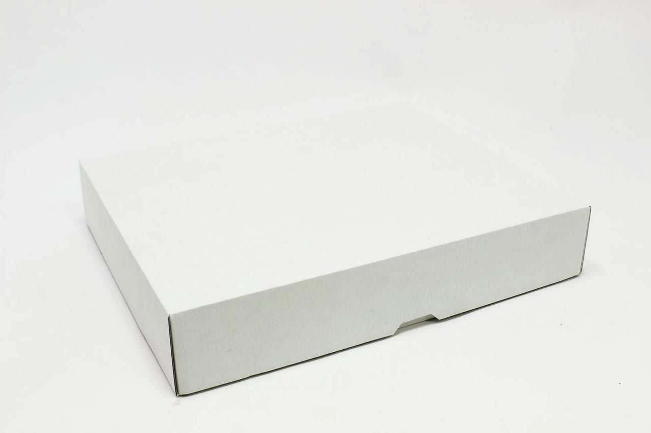 Коробка K7.0, МГК белый, 370х320х70 мм  (Цена за 1шт)
