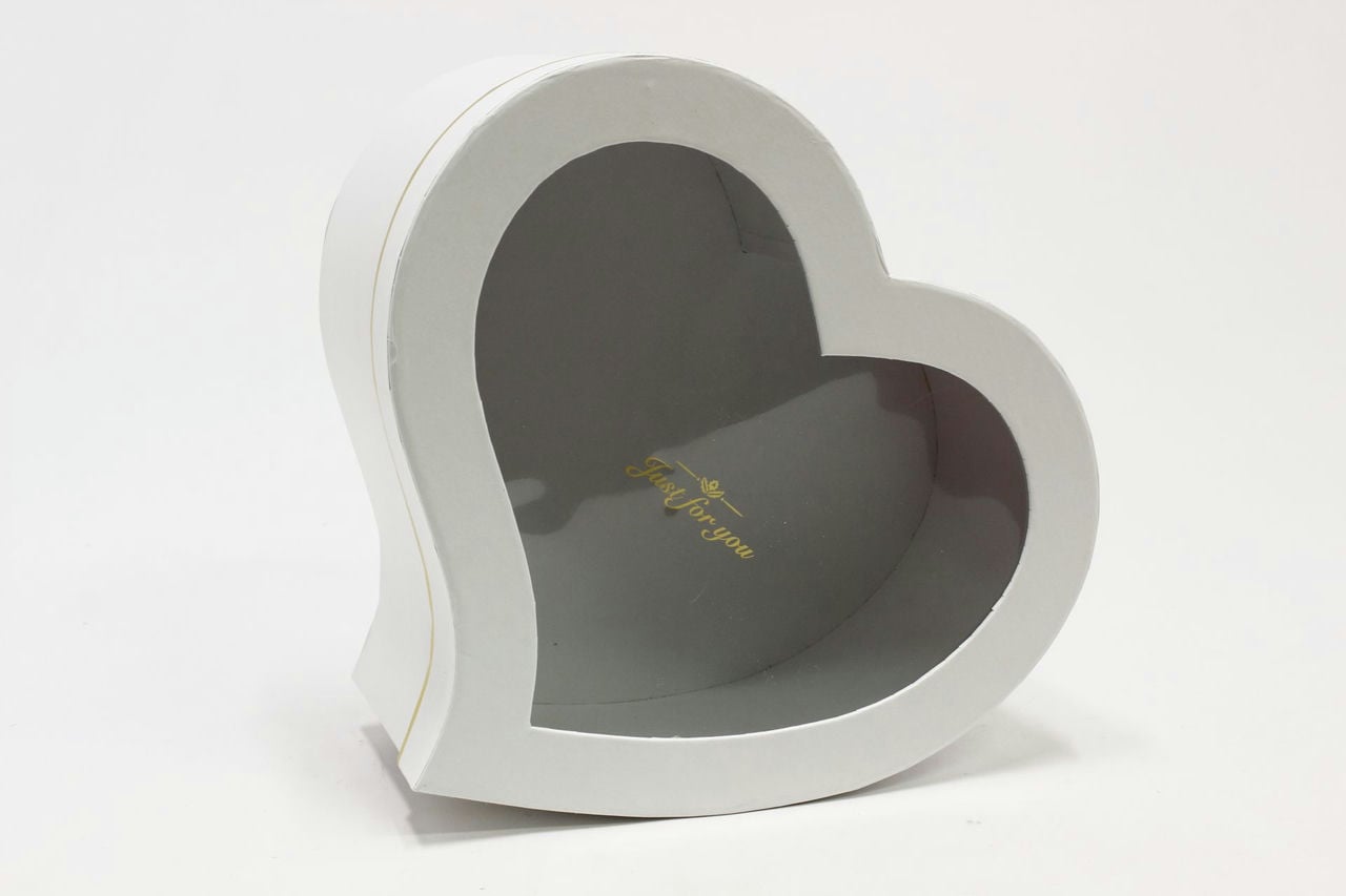 Коробка сердце с окном белый 30.6x27.2x13.3cm (Арт) 482573-1