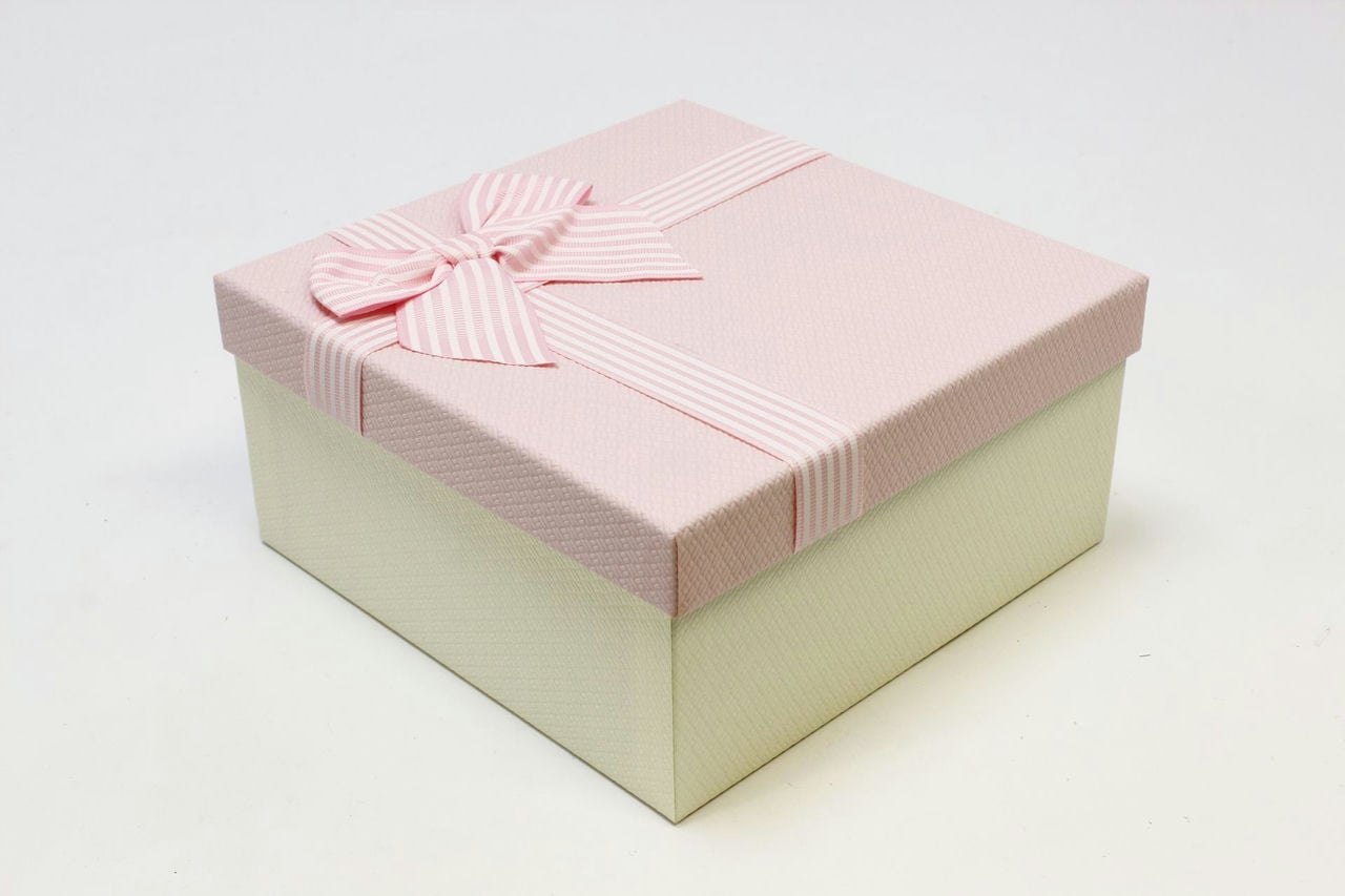 Коробка квадрат с полосатым бантом 19*19*9,8 см, Розовый (Арт) 720616/27-1