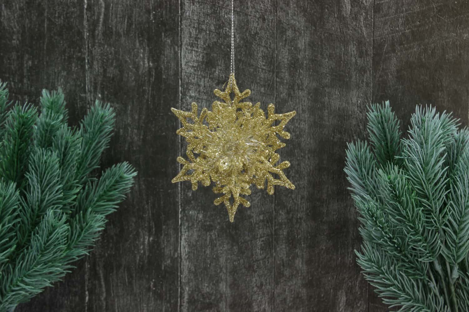 Украшение подвесное Снежинка с глиттером (пластик), 11см, Шампань