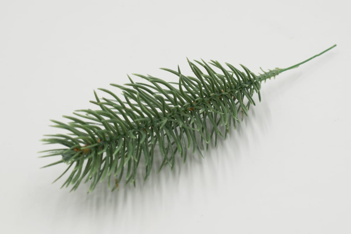 Одиночная хвоя "Сноу" H20см Зеленый