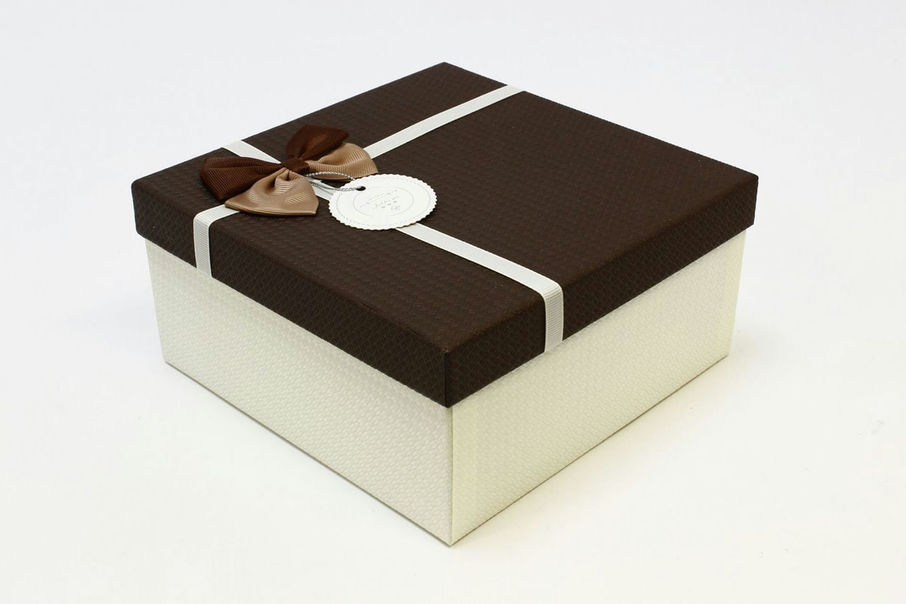 Коробка квадрат 19*19*9,5 см с бантом, белая/коричневая крышка (Арт) 720616/23-1Б