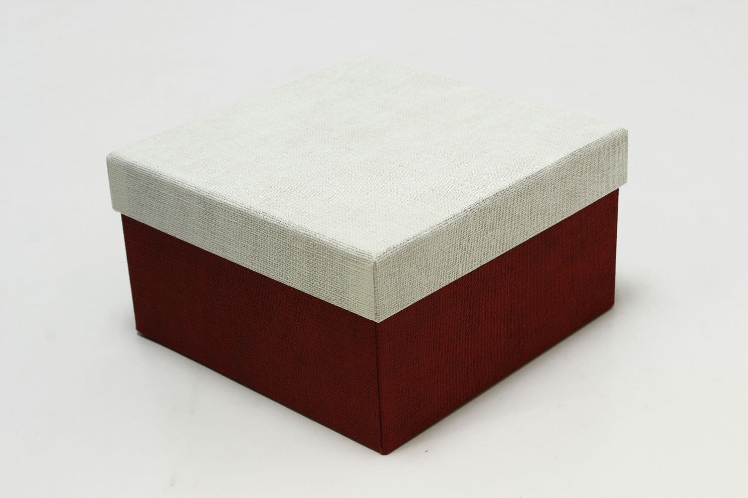 Коробка квадрат 17*17*9,5 см Бордовый/Белый (Арт) 7212289/0052-1
