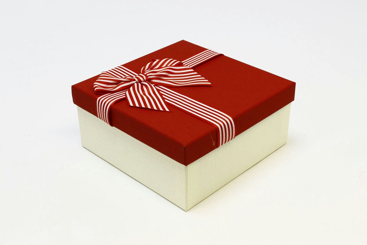 Коробка квадрат с полосатым бантом 17*17*8 см,  Красный (Арт) 720616/26-2