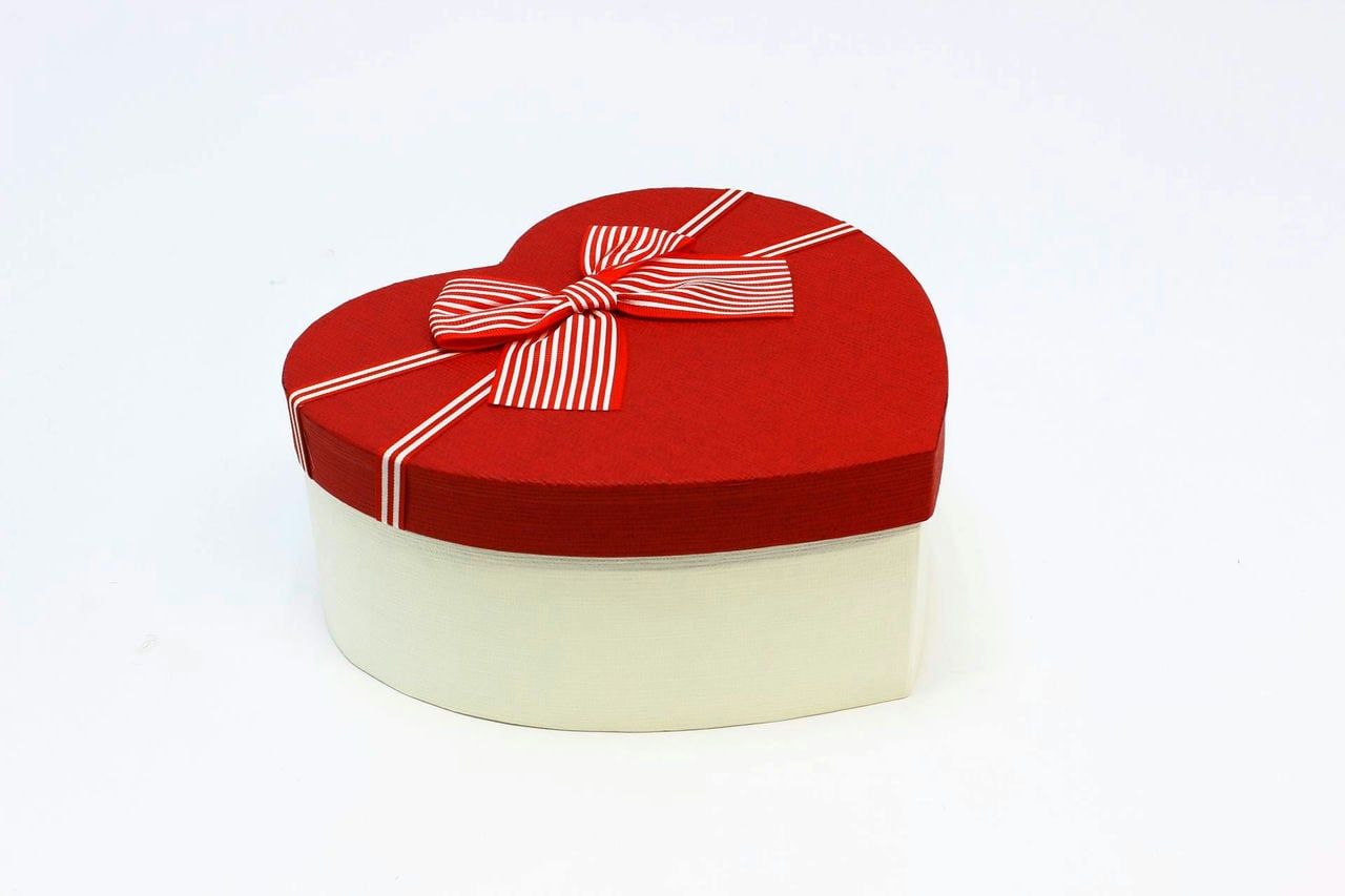 Коробка сердце 22*20*9 см с бантиком, белая/красная крышка (Арт) 720612/21-1А