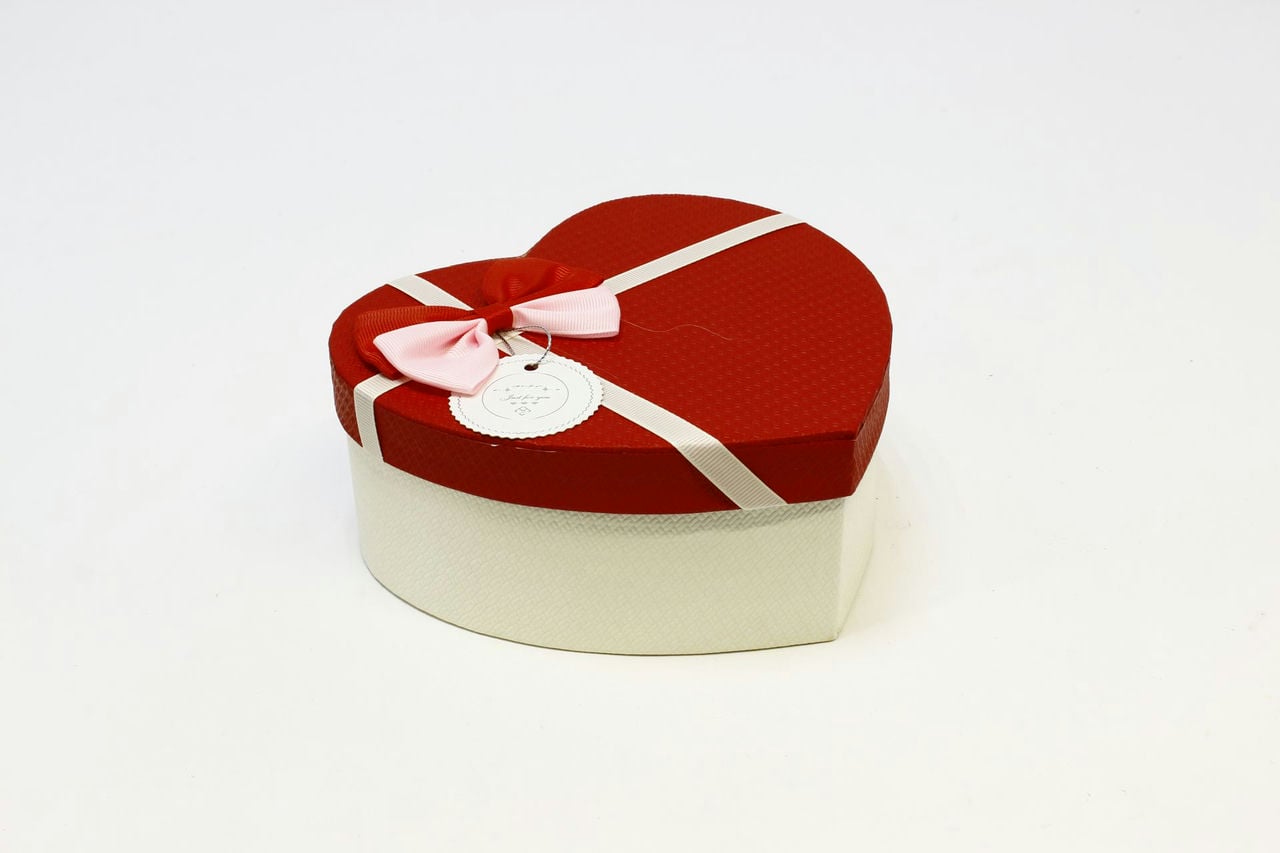 Коробка сердце 18,5*17,7*7,5 см с бантиком, белая/красная крышка (Арт) 720612/8-2А