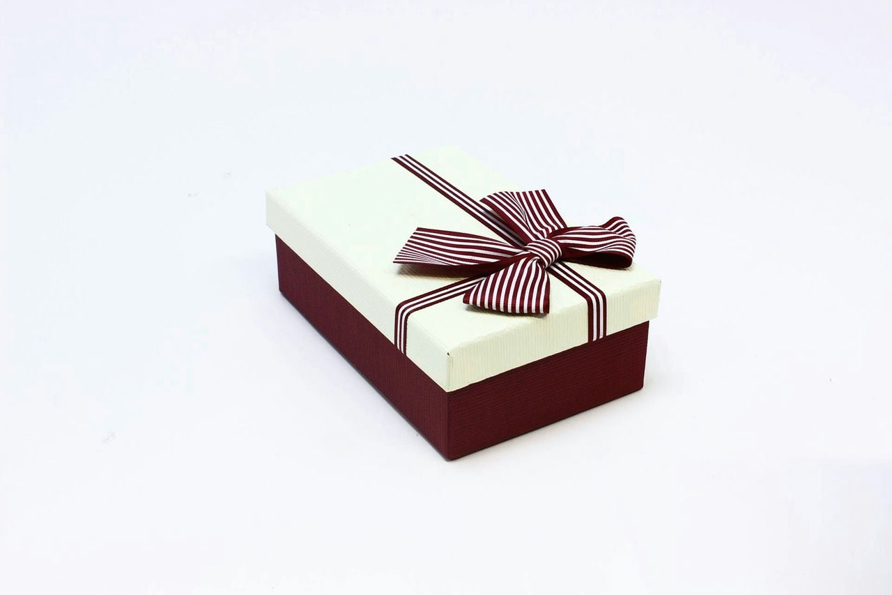 Коробка прямоугольник с бантом 19*12*6,6 см, бордовая/белая крышка (Арт) 720614/8-3А