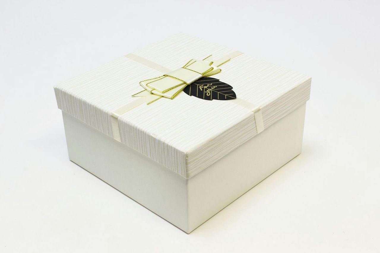 Коробка квадрат 19*19*9,5 см с бантом "For You" Белый (Арт) 7201530/8-1
