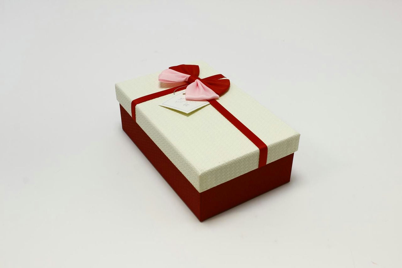 Коробка прямоугольник с бантом 19*12*6,6 см, красная/белая крышка (Арт) 720614/12-3А