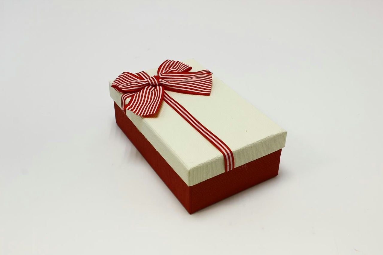Коробка прямоугольник с бантом 19*12*6,6 см, красная/белая крышка (Арт) 720614/7-3Б