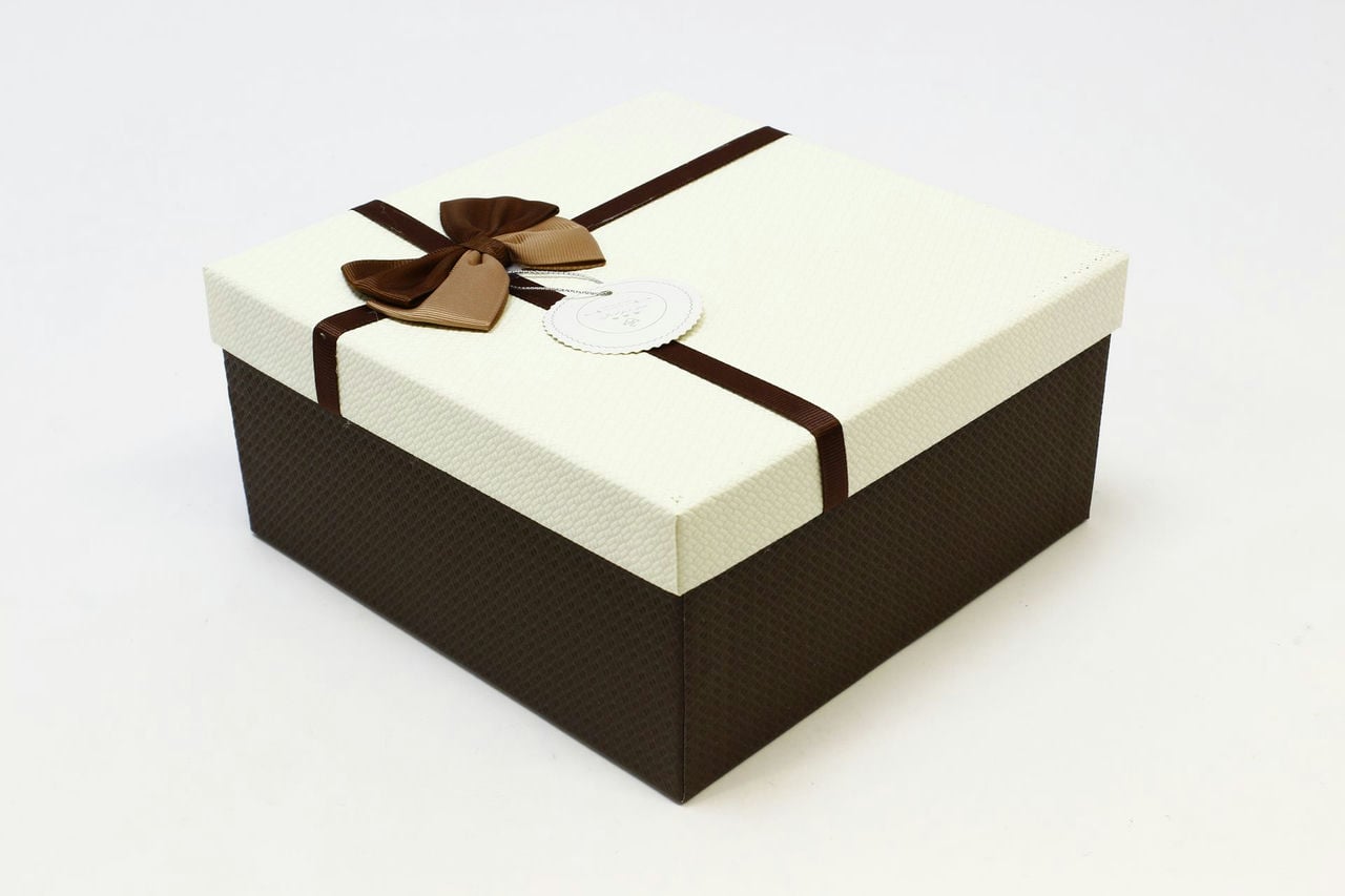 Коробка квадрат 19*19*9,5 см с бантом, коричнево/белая крышка (Арт) 720616/23-1А