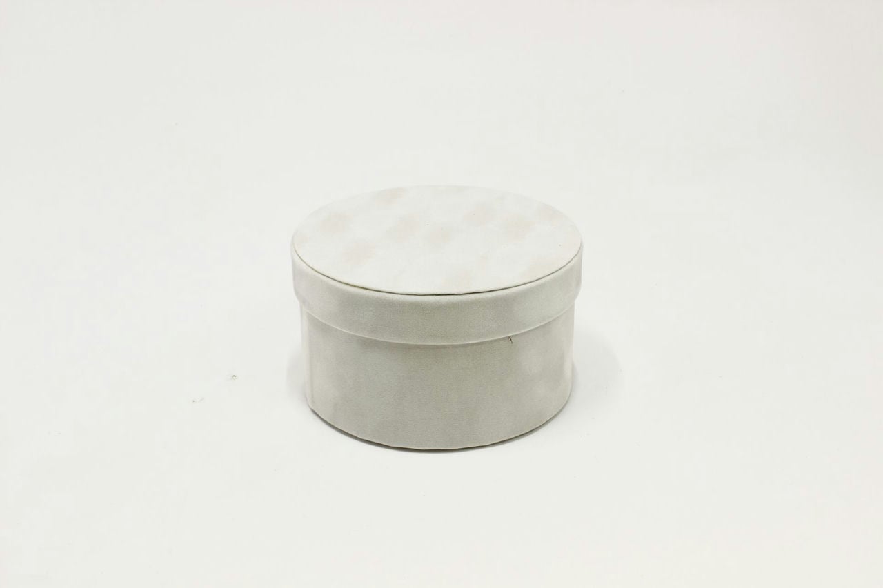 Коробка Велюр круг 17.5x10 см белый (Арт) 4829654-2