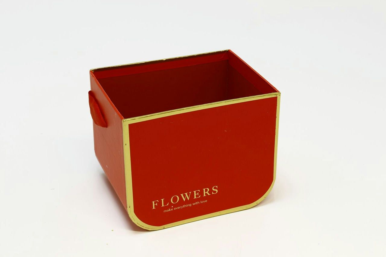 Коробка прямоугольная "Flowers" 14*11*11,5 с закругленнием, Красный (Арт) 720182/7-2