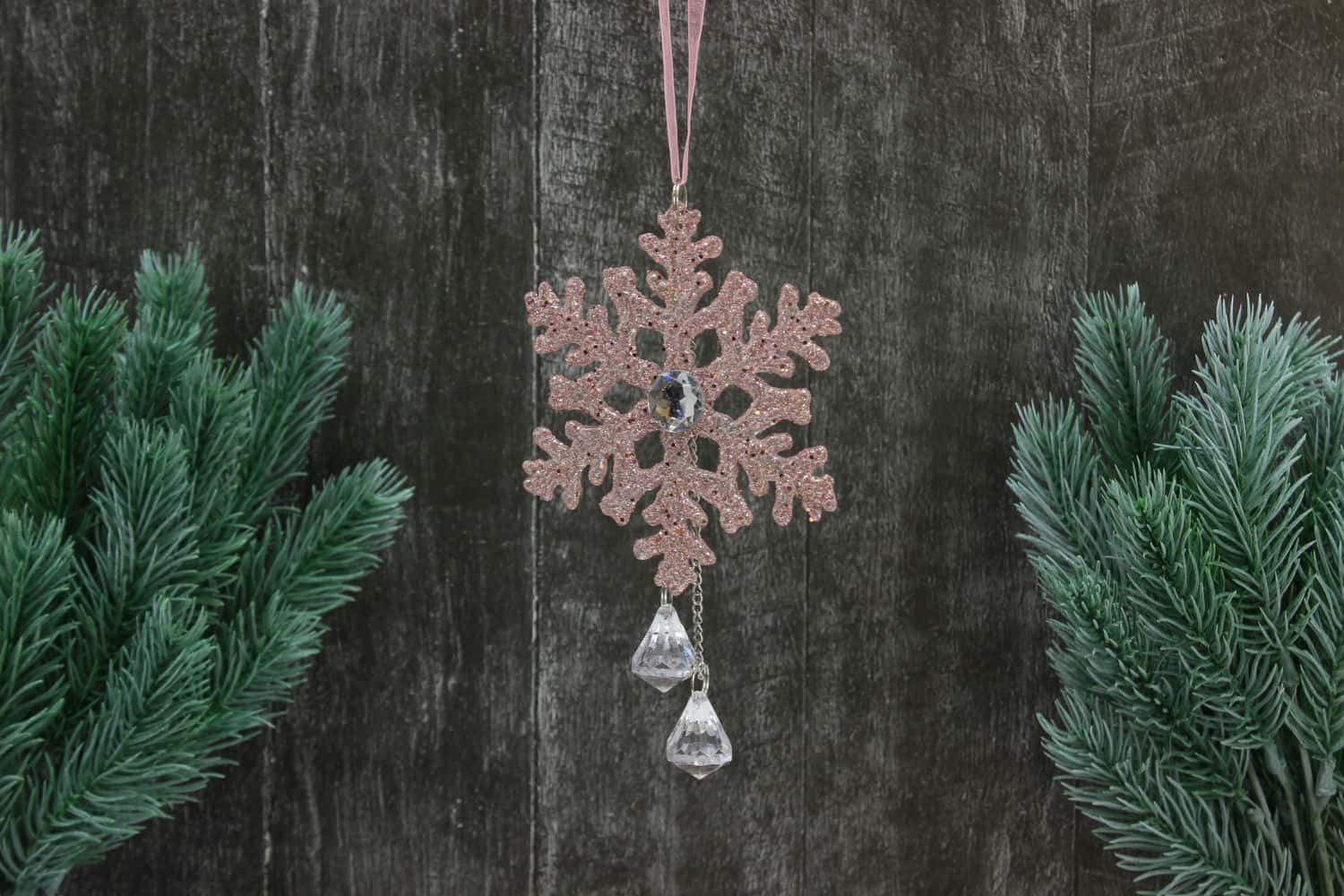 Украшение подвесное Снежинка с глиттером и стразами (пластик), 17,5х10см, Розовый