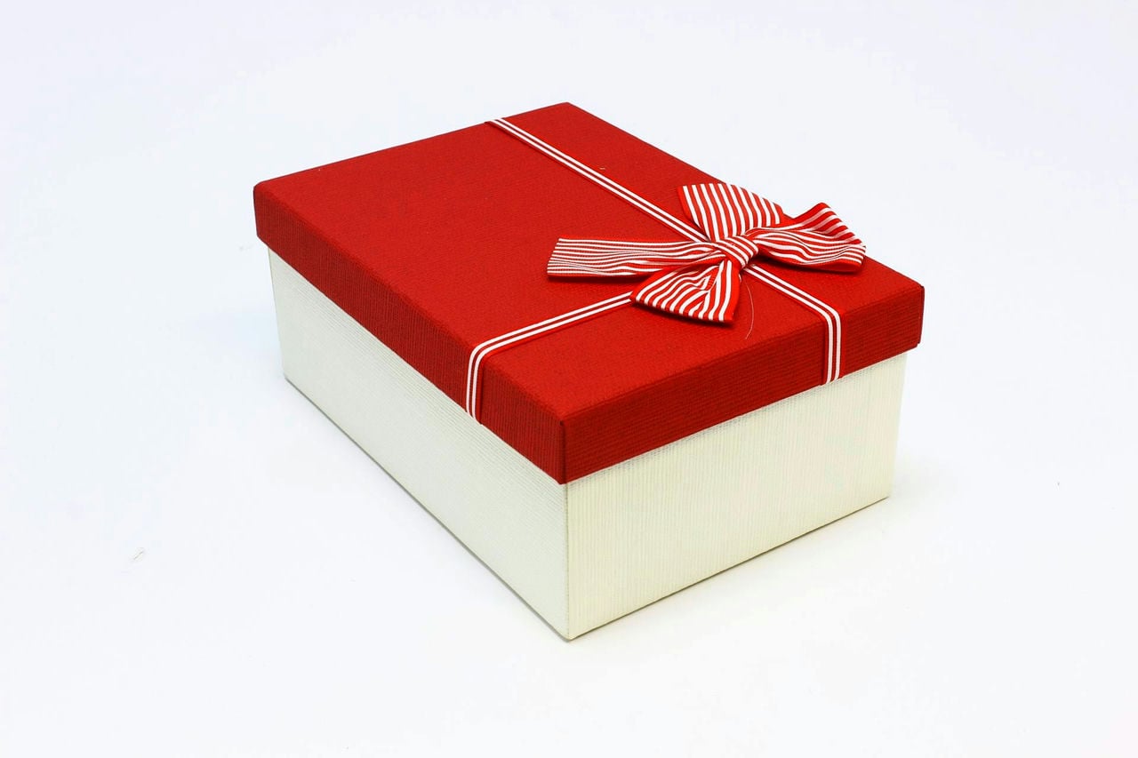 Коробка прямоугольник с бантом 23*16*9,5 см, белая/красная крышка (Арт) 720614/7-1А