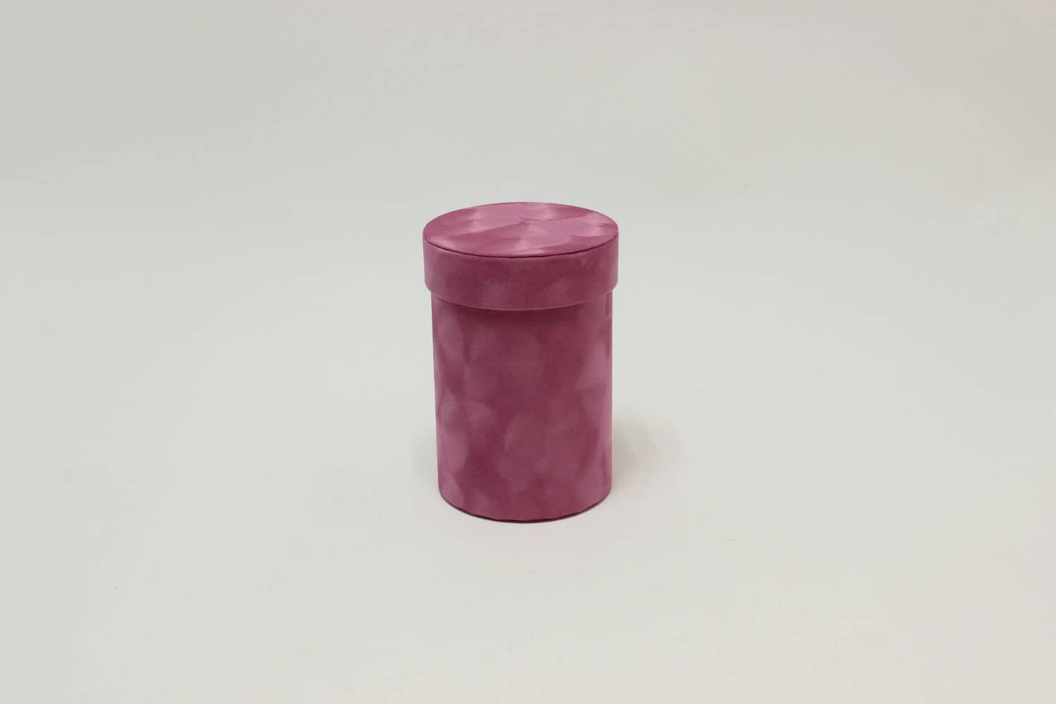 Коробка цилиндр бархатная "Velvet" 11*15,5 см, Лиловый (Арт) 720952/4-6 Коробка цилиндр бархатная "Velvet" 11*15,5 см, Лиловый (Арт) 720952/4-6