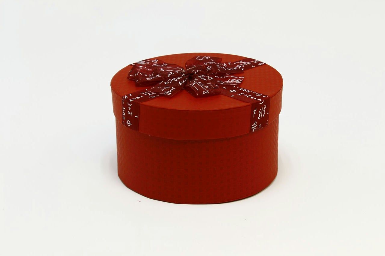 Коробка круг с бантом из органзы D16,5*9,5 см, Красная  (Арт) 720654/1-2