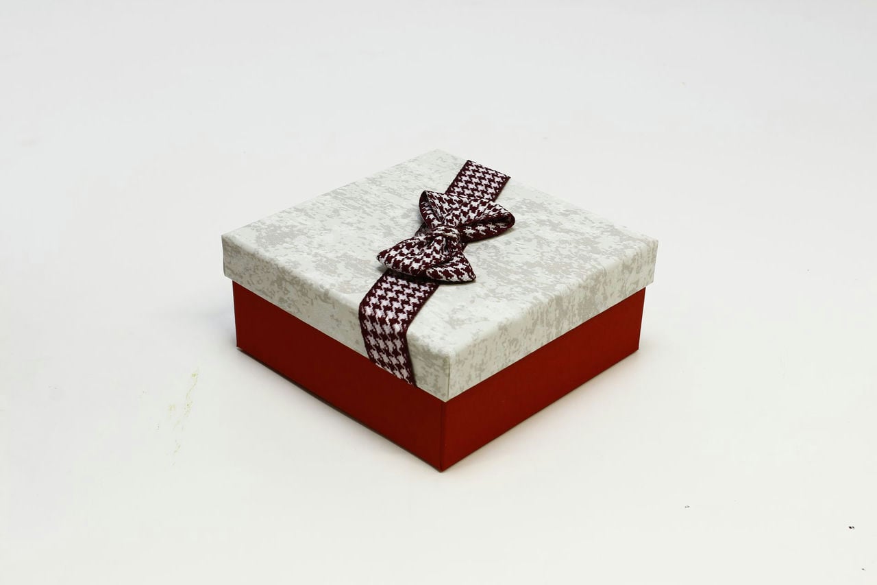 Коробка квадрат 15*15*6,5 см, Красный с бантом (Арт) 7201560/2-3