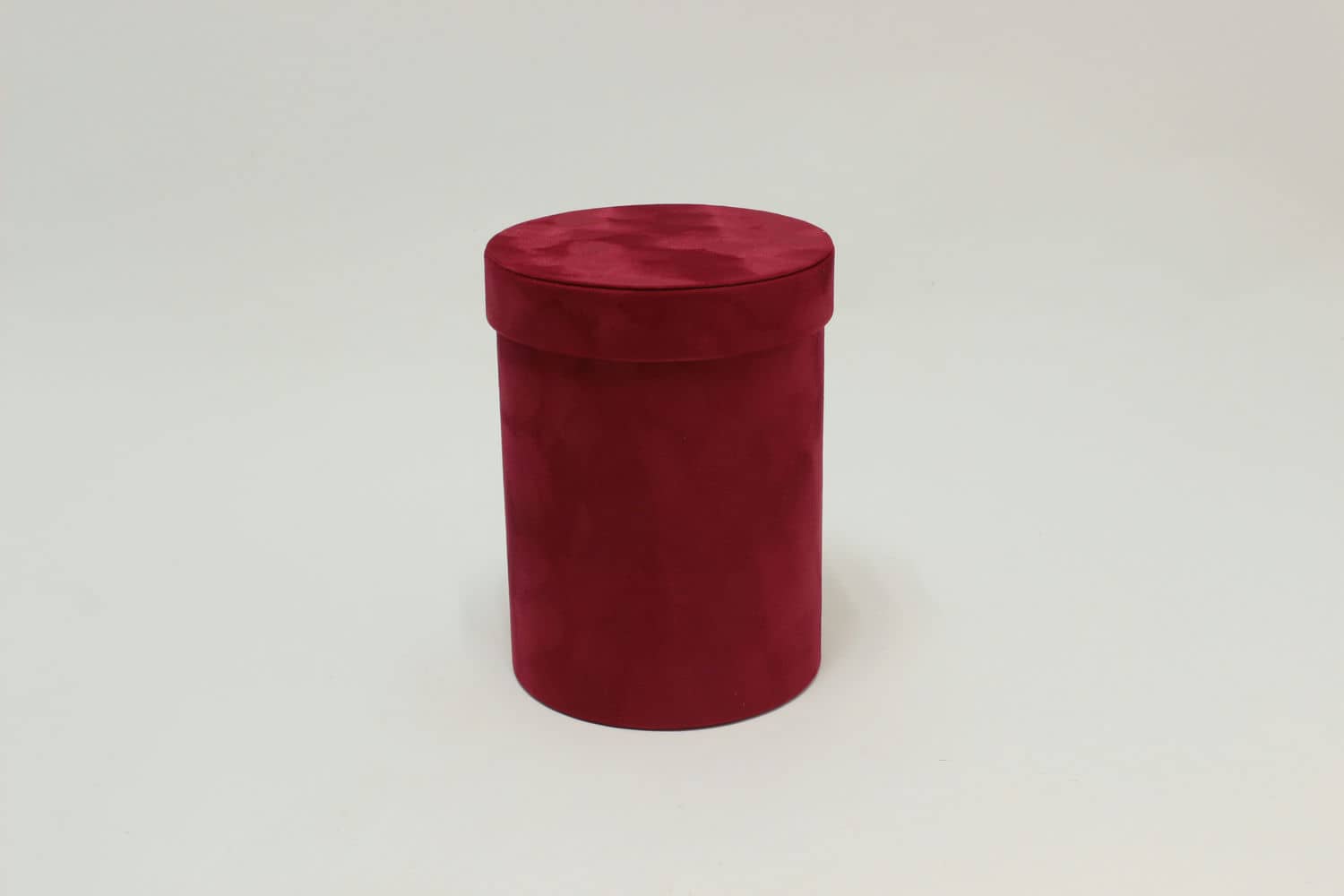 Коробка цилиндр бархатная "Velvet" 15*19,5 см, Вишнёвый (Арт) 720952/5-4 Коробка цилиндр бархатная "Velvet" 15*19,5 см, Вишнёвый (Арт) 720952/5-4
