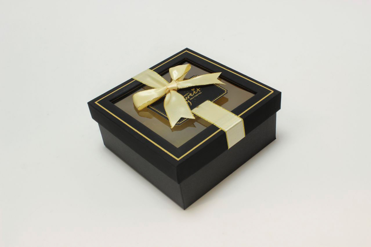 Коробка квадрат с окошком и бантом "luxe" 15*15*6,5 см, Чёрный (Арт) 72092301/7-3