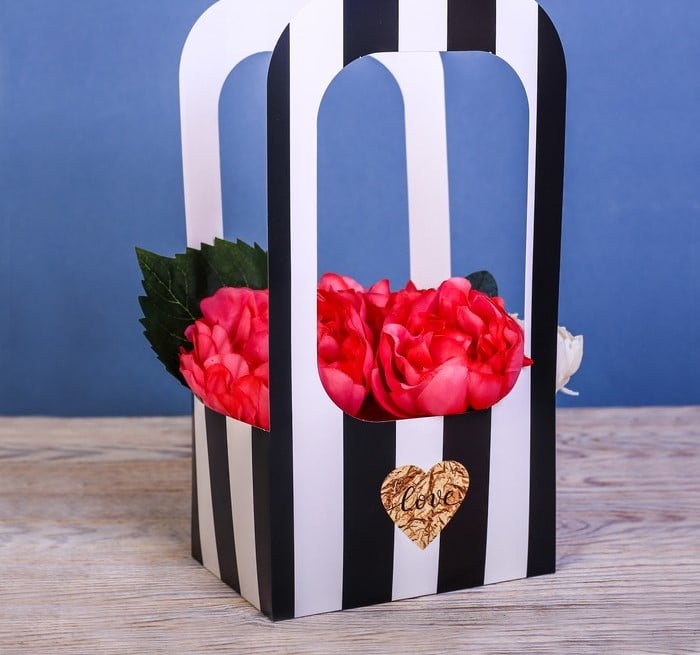 Коробка-переноска для цветов «Стильная полоска», 17 × 12 × 32 см