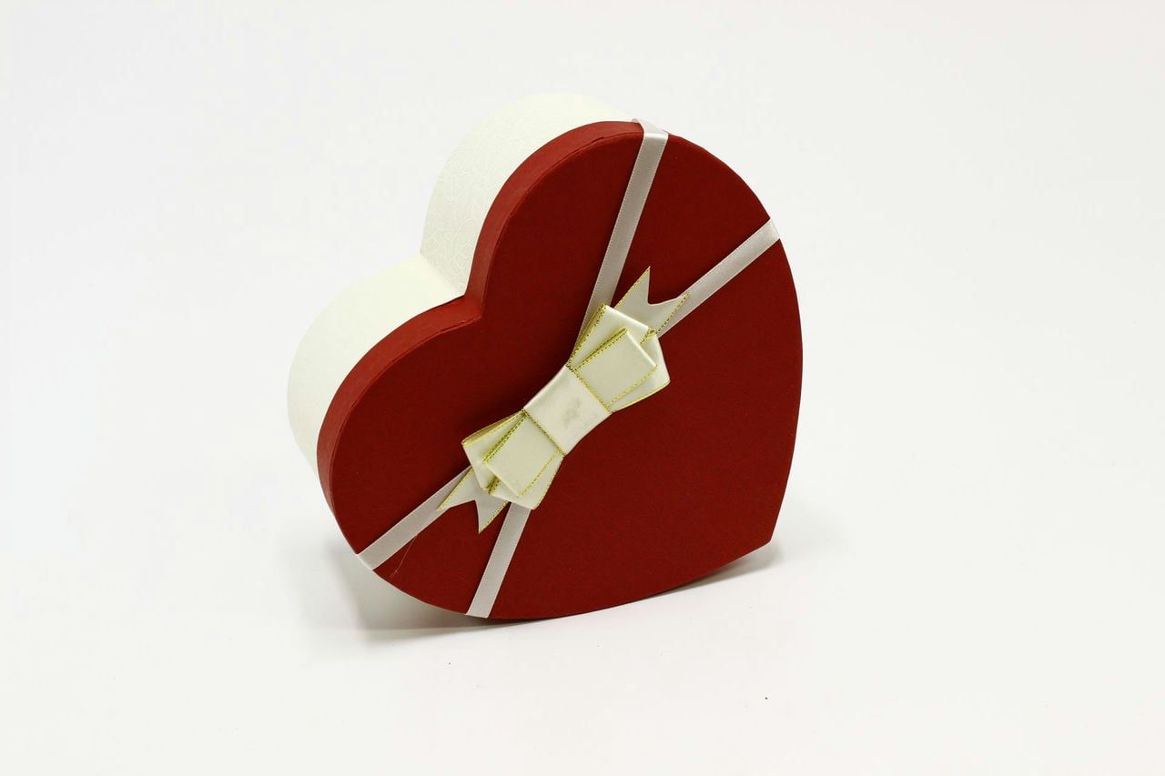 Коробка "сердце" 22*20*9 см с бантом, белая/красная крышка (Арт) 7201520/5-1А