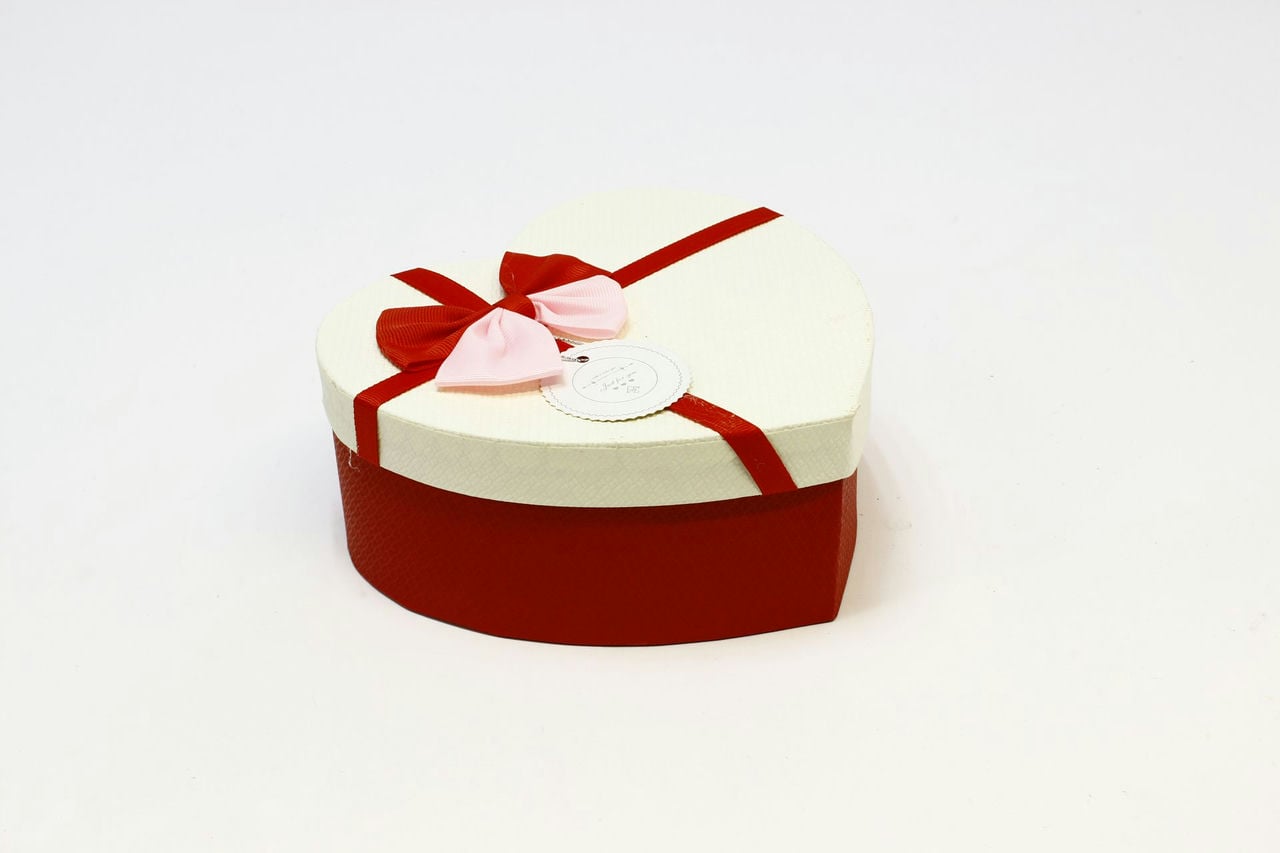 Коробка сердце 18,5*17,7*7,5 см с бантиком, красная/белая крышка (Арт) 720612/8-2Б