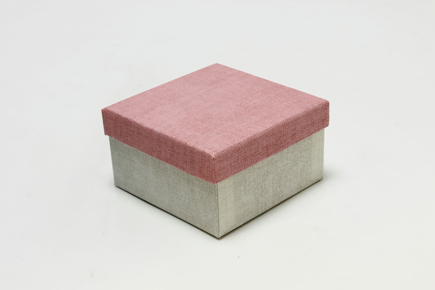 Коробка квадрат 13*13*7,5 см Белый/Розовый (Арт) 7212289/0050-3