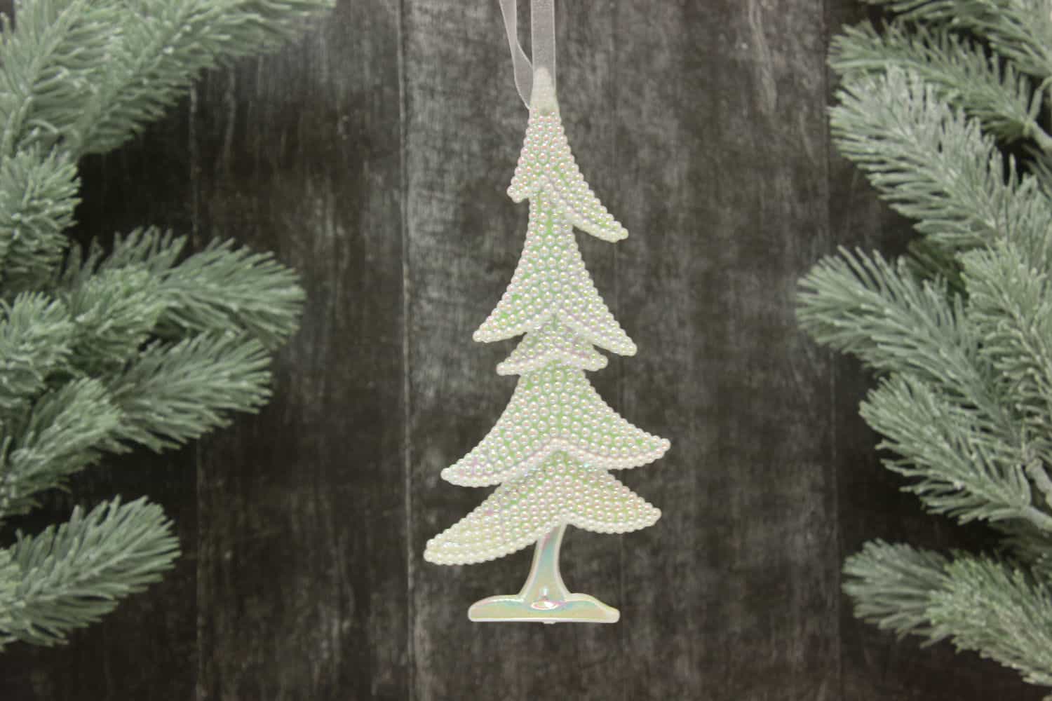 Украшение подвесное Елочка (пластик), 14,6х6,2см, Белый