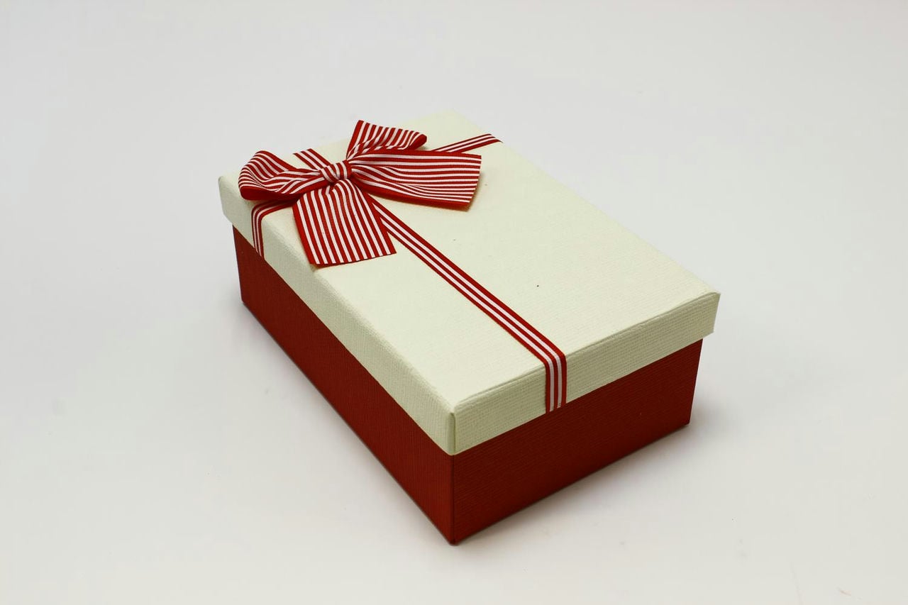 Коробка прямоугольник с бантом 21*14*8 см, красная/белая крышка (Арт) 720614/7-2Б