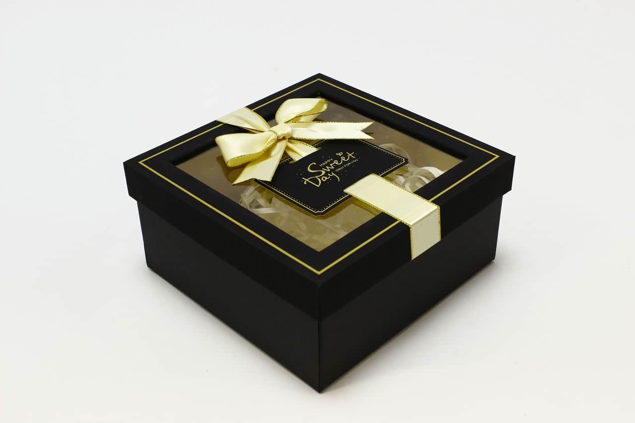 Коробка квадрат с окном "lux" 17*17*8 см  с окошком, Черный (Арт) 720-880/6-2А