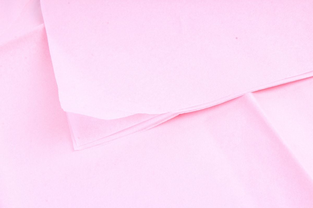 Розовый special offer. Бумага тишью розовая. Листы тишью. Бумага тишью нежно розовый. Бумага тишью кремовая.