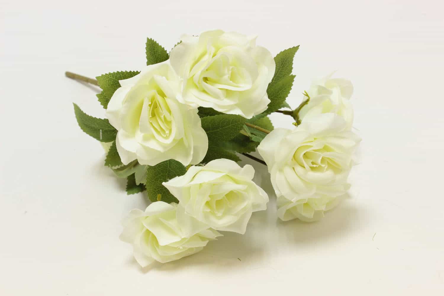 Букет евро роз "Джулия" H32см Белый